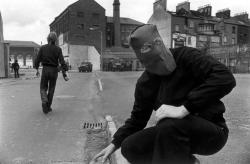 collective-history:  A riot in Derry, 1979, by Chris Steele-Perkins