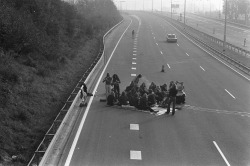 collective-history:  Picnic on a motorway during the oil crisis,