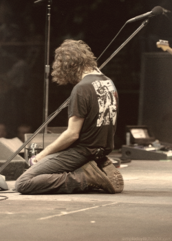 simpledoyle:   075|100 Favourite photos of Eddie Vedder  