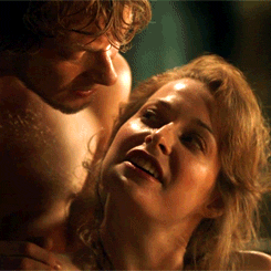 nakedwarriors:  /// Alfie Allen and Esme Bianco in “Game of Thrones” (S01E05) ///  one of the few male full frontal scenes in this messy show