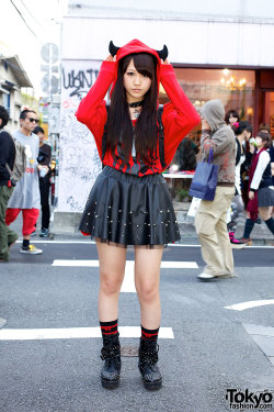 tokyo-fashion:  15-year-old visual kei fan in Harajuku w/ Hellcatpunks