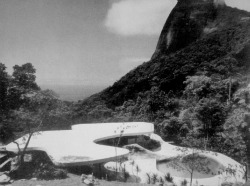 hoscos:  Oscar Niemeyer, House at Canoas, Rio de Janeiro, 1952.