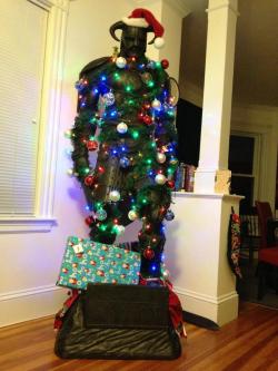 gamefreaksnz:  So we decorated our tree today… I like it! 