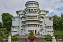 Villa Isola, Bandung.