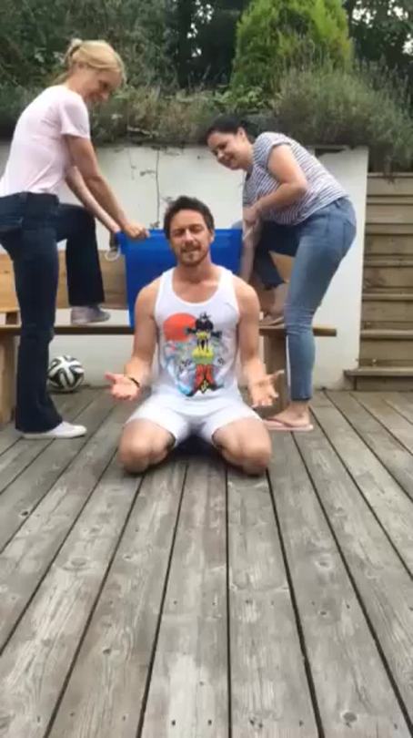 hyen35:  OMG!!!!!!!!!!!!!!!!!!!! JAMES MCAVOY ICE BUCKET CHALLENGE DONE!!!!!!!!!!!! OMG!!!!!!!!!!!!!  His accent 