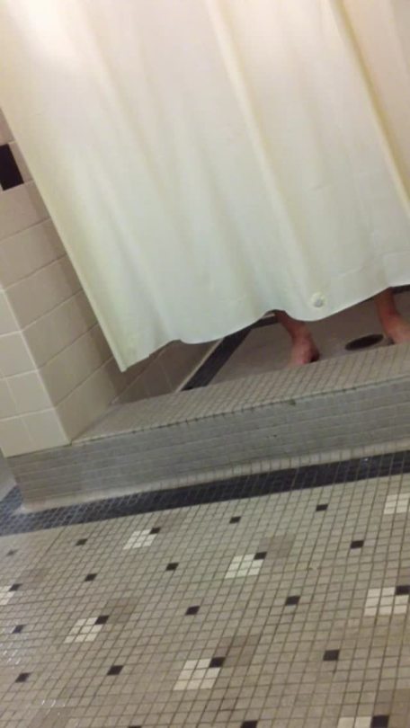 lockerroomshowers:  Cub
