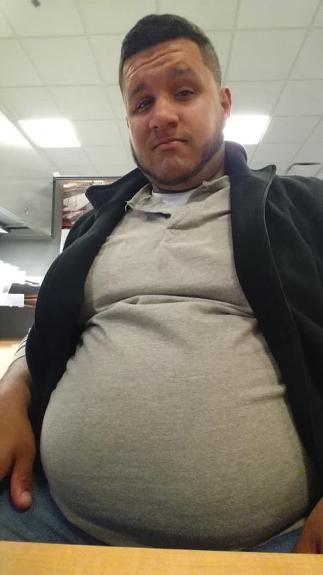 aimlessdriver:  caramelrain2014:  Tummy Tuesday video for you guys!!! 1800  followers. Enjoying the love and admiration   Damn.