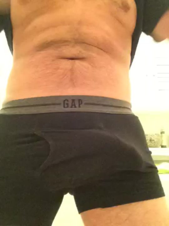 manathome:  GAP  Just a little tease and then wow the full monty…..very