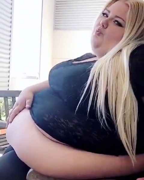 katiedeluxebbw:I shake my jelly at every chance, When I whip with my hips you slip into a trance, I’m hoping you can handle all this jelly that I have 