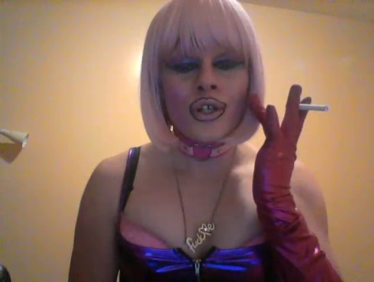 sissybimbovanessa:Jerk it boysssss