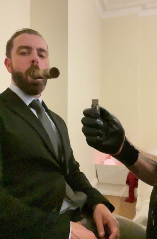goa1701:rodrigomonstro-deactivated20220:Lighting my 80 cigar
