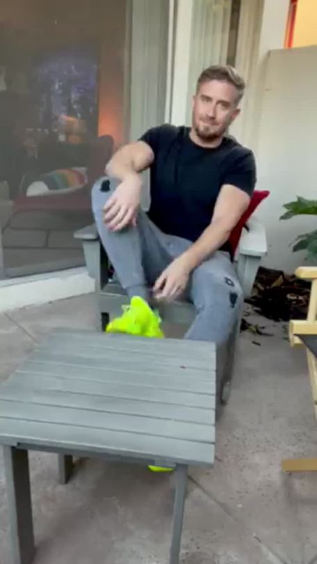 sneaxnsox: great video