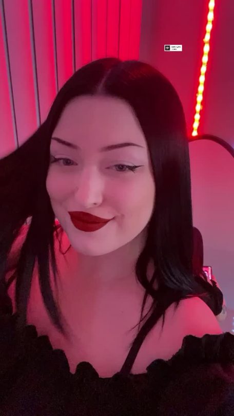 weepingxxxdevil:instagram: amandasytek 🖤🥀www.onlyfans.com/weepingxdevil