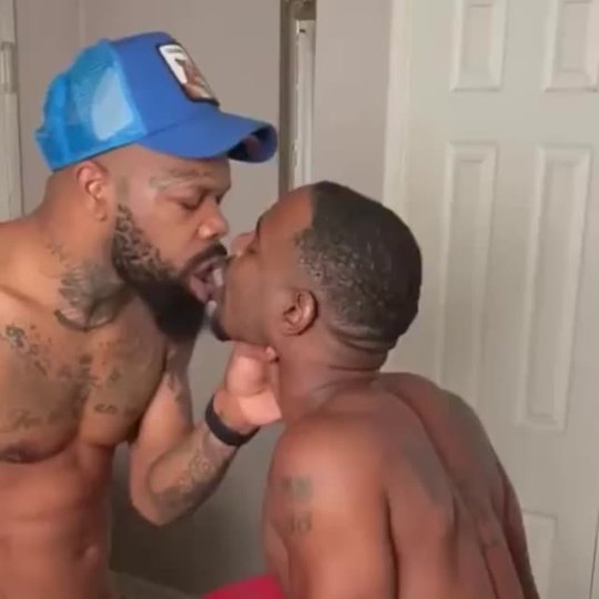 hesayhewannachill:gbms4gbmloveonly:He Wanna Chill Too (@papajones404)
