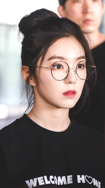 RED VELVET IRENE IN SPECS LOCKSCREENs.[ Please reblog and / or like if you use them and feel free to