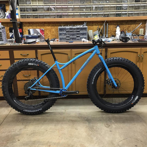 kinkicycle: Parting shot of Laura of @soulrungear #fatbike with my wheels to get it set up before s