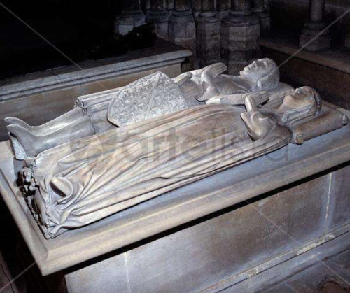 Tomb effigies of Louis, Count of Évreux and his wife Marguerite d'Artois, made in 1318