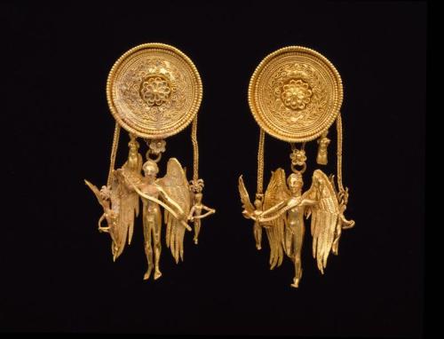 ancientpeoples:Eros Earringslate 4th Century BCGreekSource: Dallas Museum of Art