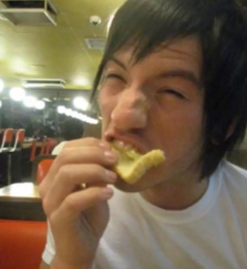 tearinmaheart:Fetus Josh Dun masterpost 1/?