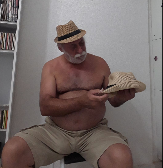 mydaddyporn: silverbadbear:  lukaslob:    Gorgeous grandpa   visit this sites for