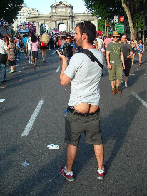 Let me have a picture of the hot photographer!