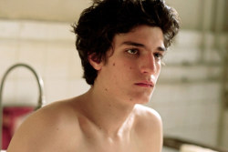 hombresdesnudo2:   Louis Garrel Naked!!!