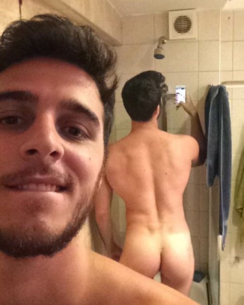 pecstacular:  Check out and follow towel_selfies on Instagram. 