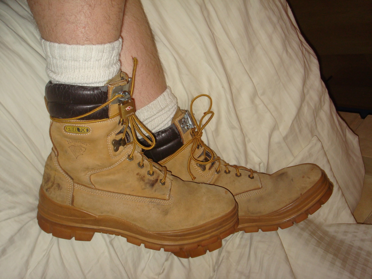 bootedskn:  gduk:  hardrubberlabour:  workergear:  padlockedshoes:  CUSTOMIZED BONDAGE
