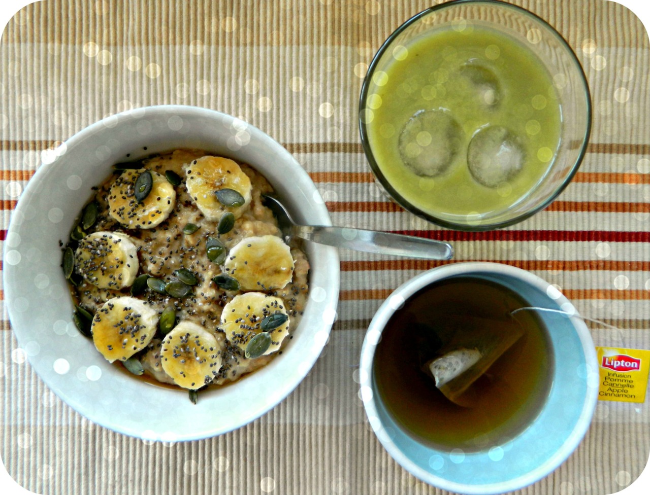 Breakfast - Banana, cinnamon and peanut butter oatmeal topped with more banana, chia seeds, pumpkin seeds and a drizzle of maple syrup, apple and cinnamon tea and a glass of apple/banana/cucumber/pea smoothie with ice. :)
(Oatmeal recipe - ½ a mashed...