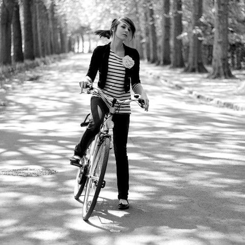 girls-on-bicycles:  Girls On Bicycle