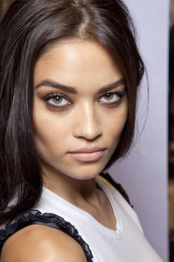 vicsecretmodels:  Shanina Shaik