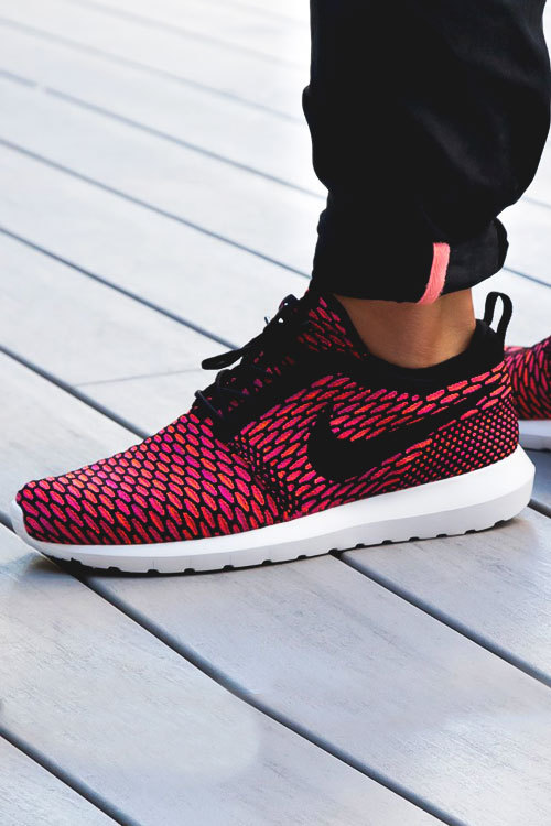 fitandfruity: airville: “Fire Berry” Nike Roshe Run Flyknit by SneakerNews Gimme