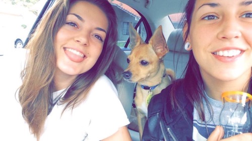 lesbiann-cutiess:  👭