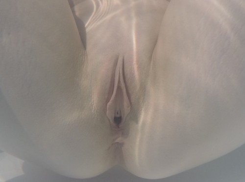 yummyilovethis: kinkypair4fun:  More underwater gape  @kinkypair4fun  Submit your pussy http://share-your-pussy.tumblr.com Email:shareyourpussies@mail.com for anonymous submissions My Reblogs: http://yummyilovethis.tumblr.com Jennifer xxx 