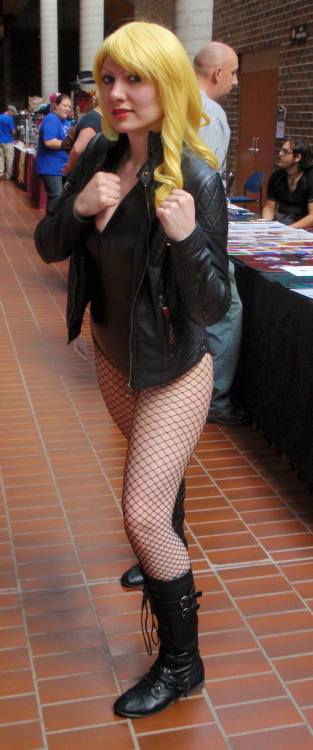 hotcosplaychicks:  Black Canary by AutoBubbs  Check out http://hotcosplaychicks.tumblr.com for more awesome cosplay