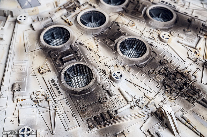 gameraboy:  Ridiculously detailed papercraft Millennium Falcon by Bernard Szukiel