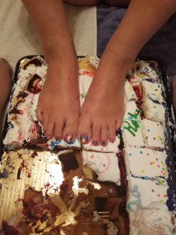 salntandslnner:  sexy in cake  Super sexy submission from the gorgeous wife of @feetnbush for Flats Friday. Not sure what looks more tasty, if those cute feet or that delicious cake! Thanks for joining us today. Love having you here! 😘👣👣😘