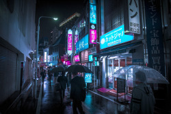 tokyoluvblog:  I like Tokyo in the rain