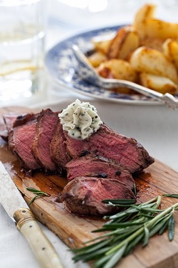 foodiebliss:  Filet Mignon Steak with Blue Cheese &amp; Rosemary Butter, Spicy Potato on a SideSource: Cooking MelangeryWhere food lovers unite. 