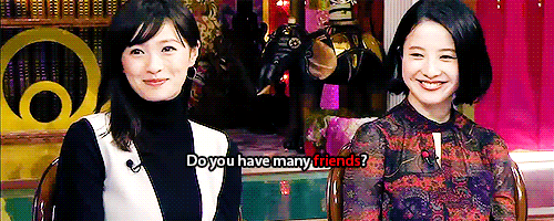 akb48g-gifs: Oshima Yuko answers if she had many friends on Konya Kurabete Mimashita