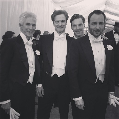 addignisherlock:It looks like Benedict photobombed them with his cute lil innocent peek-a-boo smile