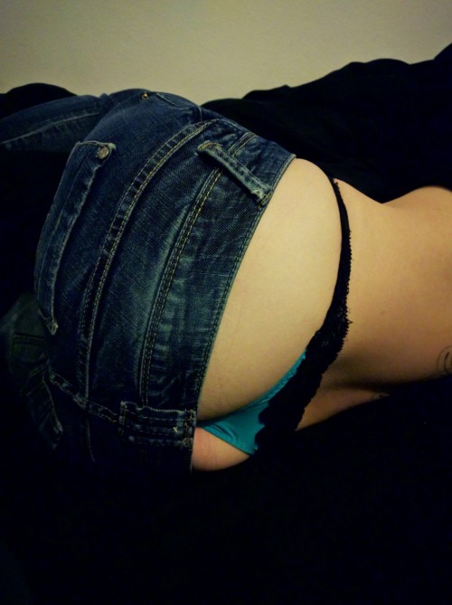 eveyhotzany: Kiss me Ass