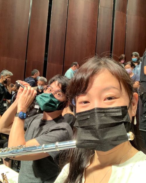 正常生活，積極防疫 #DLO #orchestra #misicianslife #YorkLu #flute #piccolohttps://www.instagram.com/p/CdVgIh