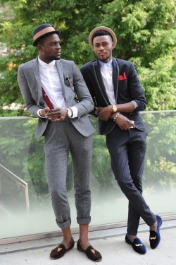 il-tenore-regina:  completewealth:  File under: Street style, Loafers, Trousers, Blazers, Pork pies, Pocket squares  get in my closet  