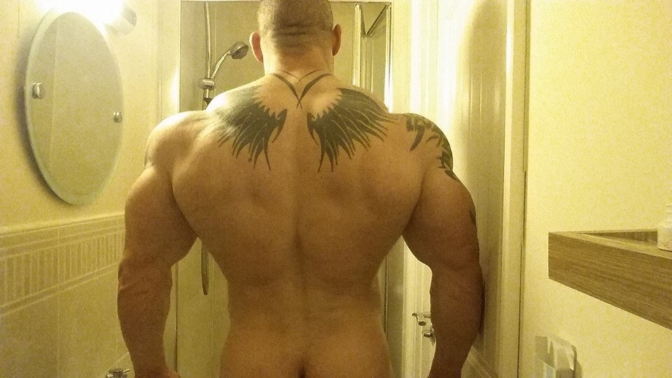 mivergon:  Descomunal macho musculado comoMe gustan a mi