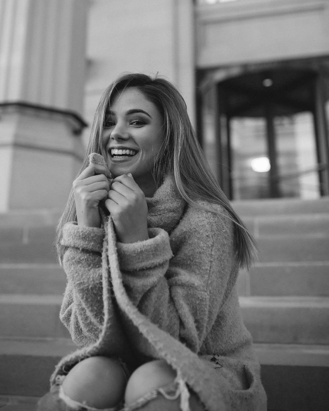 femmesmagnifiquesetsexy:  La mannequin Claire Estabrook