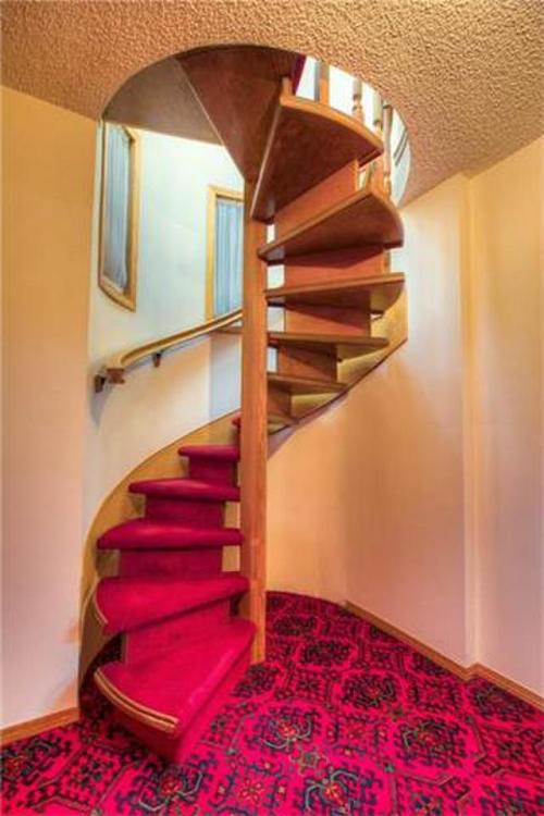 $1,750,000/4 br/3175 sq ftSubmission!Calgary, Alberta“ Six Spiral Stair Cases, a Bridge, Dominant To