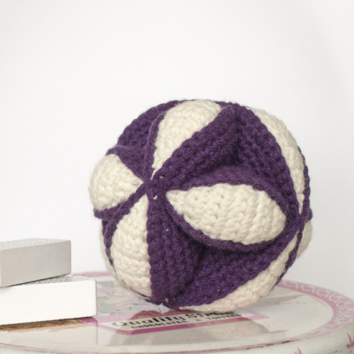 mohustore:I made a little Amish puzzle ball!