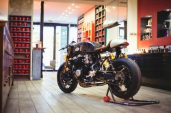 Thezainist:  Oficina Honda Cb750 Rc42 ~ Return Of The Cafe Racers. 