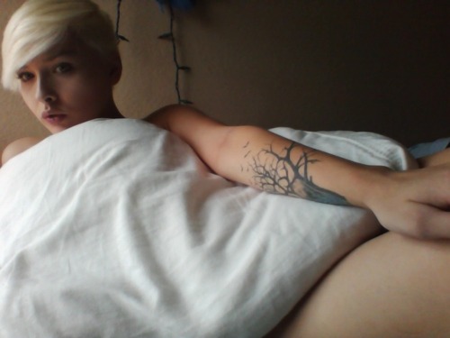 kushlovingkitten:  I caved and changed my hair again.